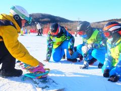 -石京龙滑雪场-停车场