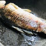 奶白色的鲫鱼汤，再加一颗鸡蛋就能实现。