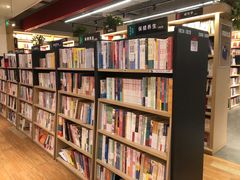 -新华书店(保利水城店)