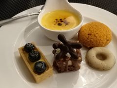 -圣丰索菲特·2 On 988 Café 自助餐厅