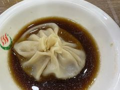 灌汤包-西安贾三灌汤包·回坊小吃·清真炒菜(北院门总店)