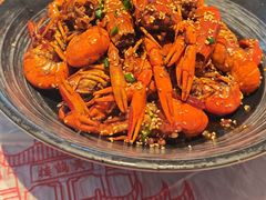 -肥肥虾庄·金牌油焖大虾(汉街SKP店)