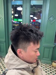 -海文先生国潮烫染男士理发馆