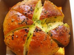 韩式网红蒜香奶酪包-啊噗吐呦现场烘焙(麦凯乐店)