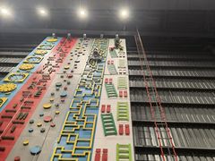 -极限PLAY运动娱乐新世界·团建派对潮玩休闲馆·室内蹦极高空游乐园