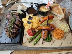 -Mark&Mars Restaurant