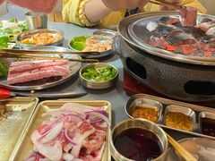 -围炉肉舍丹东海鲜烤肉·烤活鳗(步行街店)