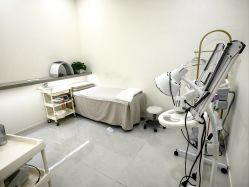 -苗方清颜专业祛痘·皮肤管理