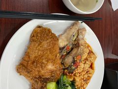 -上海宝信宝马4S店