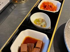 -铭牛烧肉·和牛海鲜自助(高新月牙湖店)
