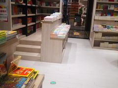 -钟书阁(群光广场店)