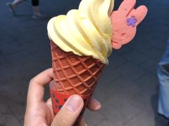 芒果芝士华夫筒-麦当劳(龙之梦购物中心店)