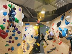 -ROCKPLUS攀岩馆(环宇城店)