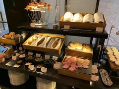 面包甜点陈列柜-王府半岛酒店·大堂茶座