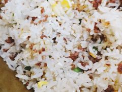 窝蛋牛肉饼煲仔饭-红星光发煲仔饭(文海店)