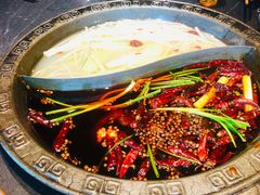 鸳鸯三格三味锅-莽子老火锅(大坪店)
