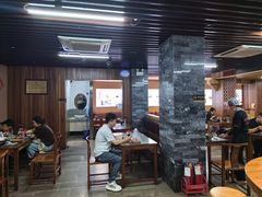 -亮亮面馆(经六路店)