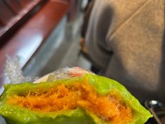 咸蛋黄肉松青团-沈大成(城隍庙店)