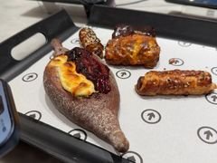 -HOT CRUSH趁热集合·现烤面包(上海环球港店)