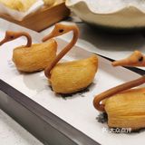 肥得流黄的蟹黄虾球绝了！一家不踩雷的海鲜牛肉火锅[胜利]