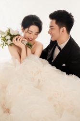 -雪中彩影婚纱摄影·微光艺术中心