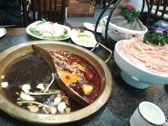 -小天鹅火锅·一线江景洪鼎旗舰店(洪崖洞店)