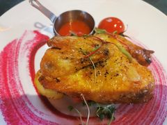 招牌脆皮烤春鸡-YUE·6·西式融合餐厅(外滩六号店)