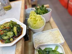 -鲁员外地锅鸡地锅鱼(龙湖江东天街店)