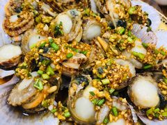 油泼扇贝-天伦海鲜·老味道·青岛菜(栈桥天主教堂店)