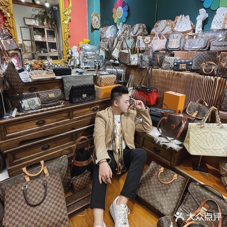 重庆探店|【富川中古】写字楼里的包包天堂💼