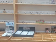 -豪门视光·星趣控·蔡司依视路眼镜代理商(中央大街店)