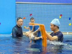 -龙格亲子游泳•水育早教运动中心