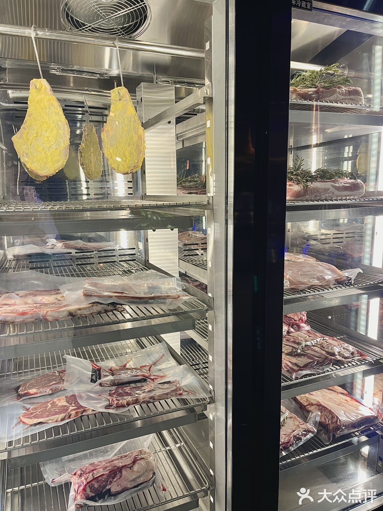 纯韩式口味，却也意外的好吃～店子就在汉江创业园二楼