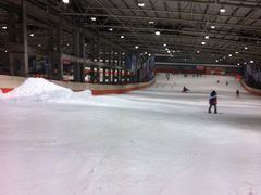 -乔波室内滑雪场