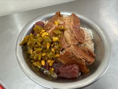 -梁阿婆廿年老牌扣肉糯米饭
