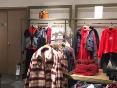 -URBAN REVIVO(西安Momopark店)
