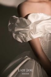 -Lady  Jane高端婚纱礼服馆