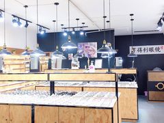-罗伯特眼镜·蔡司官方授权(罗湖国贸店)