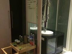 -喜鹊愉家酒店(郑州曼哈顿博览中心地铁站店)