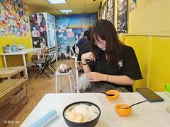 -志龙皇冠吃货椰子铺