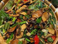 -云海肴·汽锅鸡·云南菜(天山百盛优客店)