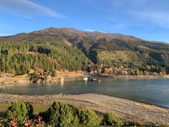 -Lake Hawea Hotel