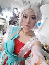 -星元素cosplay动漫摄影写真工作室