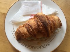 牛角包烧麦-不正咖啡(万达尊店)