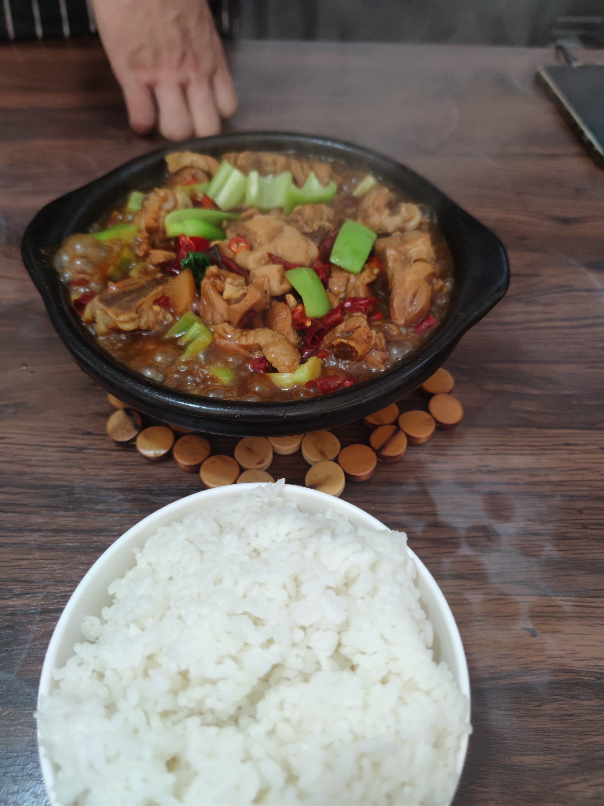 吉味斋黄焖鸡黄焖排骨
