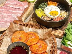 -蚂蚁洞·烤肉大营地(上海静安大悦城店)