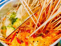 -马路边边串串香形象店(磐石路店)