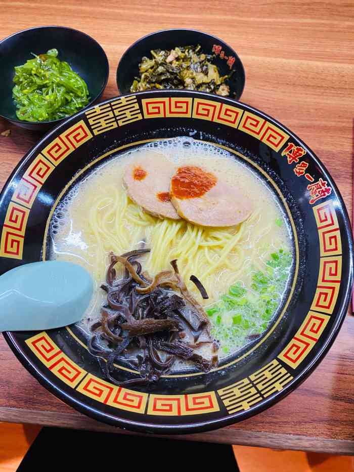 博多一兰拉面(日坛店)-"在这边工作所以会在周边选择吃东西 小店环.