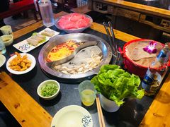 菌汤鸳鸯锅-大龙辣火锅·龙虾·烧烤(湖滨新天地店)