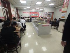 -荣吉招牌自助骨头锅(顾乡店)
